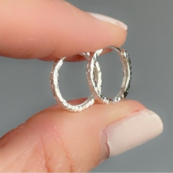 Sterling Silver Diamond Cut Textured Huggie Hoops - Picture 5 of 8